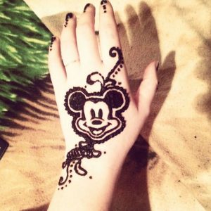 Cartoon Mehendi designs for your little princesses