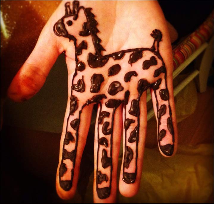 Cartoon Mehendi designs for your little princesses Cartoon Mehendi designs for your little princesses
